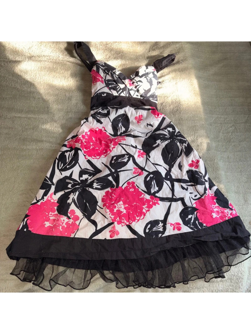 Babydoll pink and black y2k 2000’s tie back dress with lace detail